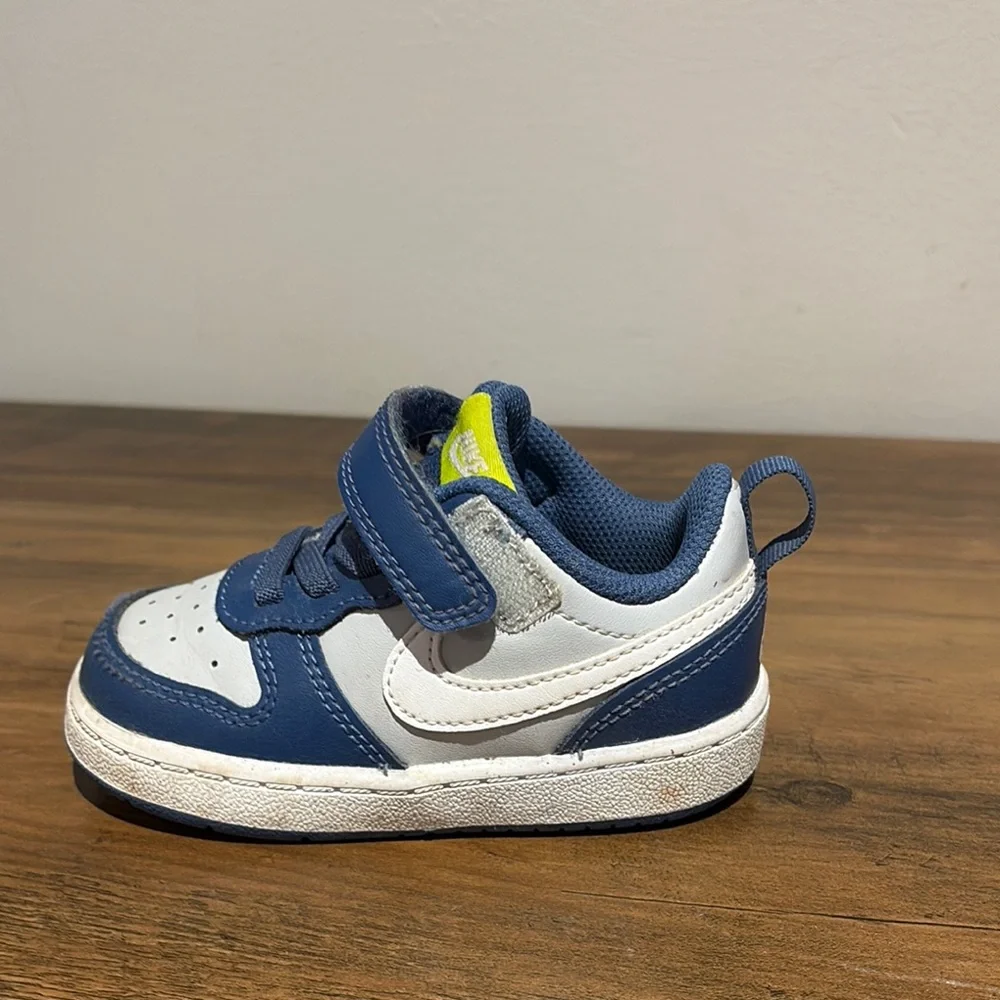 Nike Blue and White Sneakers with Velcro Strap - Picture 5 of 8